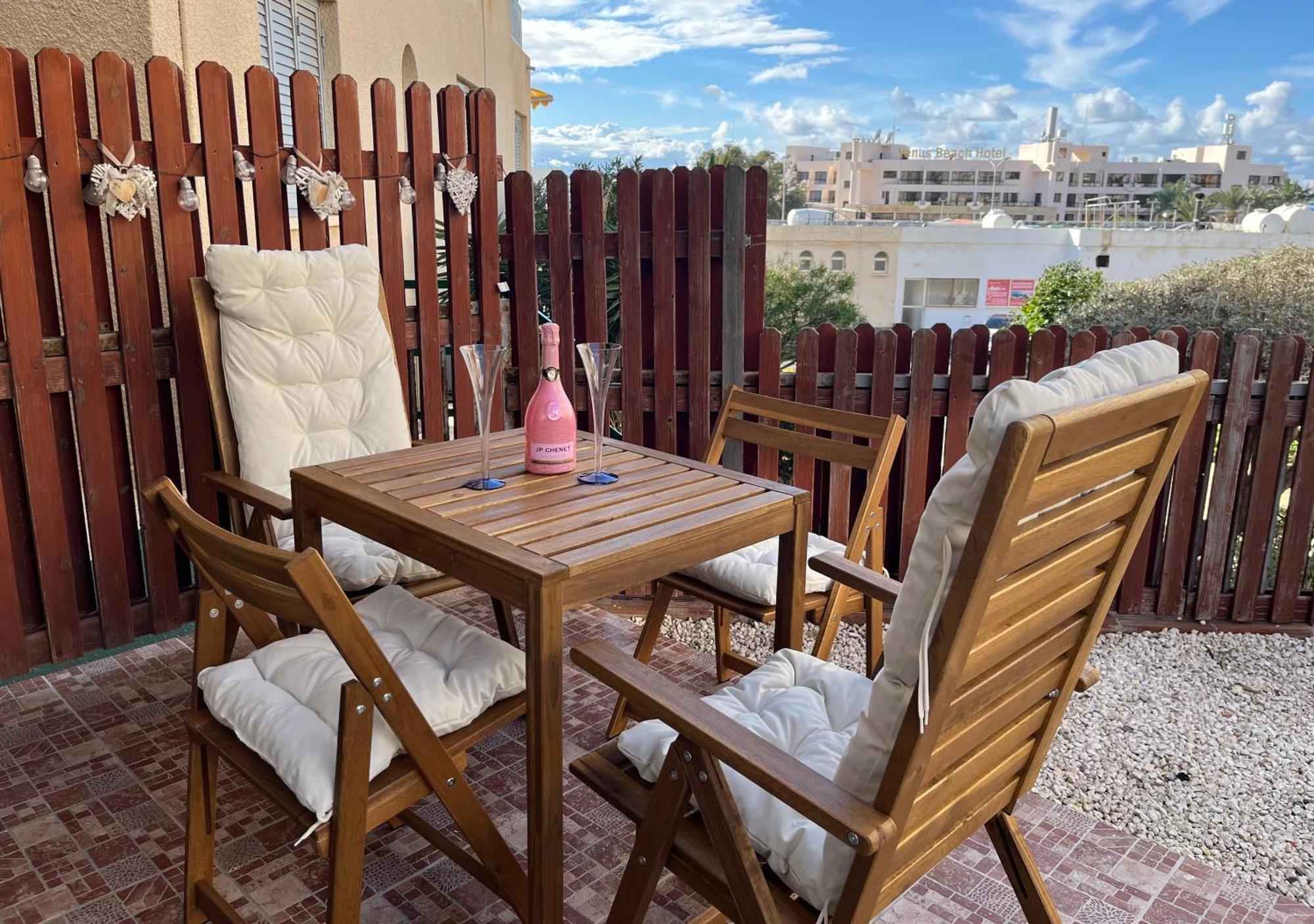Diamond Complex Apartment Paphos Bagian luar foto